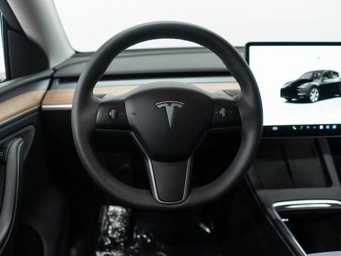 Used 2024 Tesla Model Y Long Range image 16