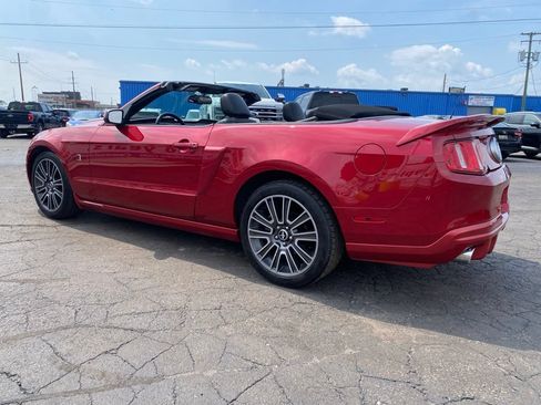 Used 2010 Ford Mustang GT RWD image 4