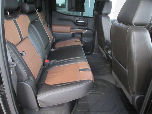Used 2019 Chevrolet Silverado 1500 High Country w/ Technology Package AWD/4WD image 21