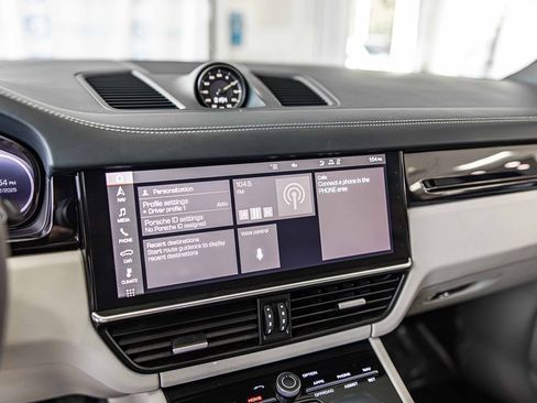 Used 2021 Porsche Cayenne E-Hybrid image 29