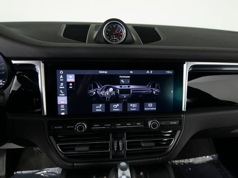 Certified 2021 Porsche Macan S AWD/4WD image 25