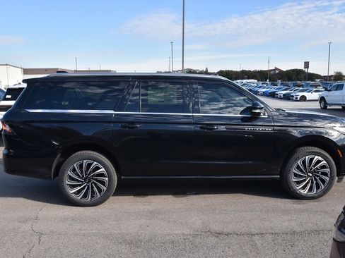 New 2025 Lincoln Navigator L Black Label image 12