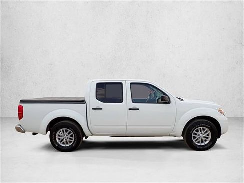 Used 2015 Nissan Frontier SV w/ SV Value Truck Package RWD image 5
