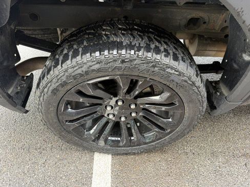 Used 2021 GMC Sierra 1500 4x4 Crew Cab w/ Sierra Value Package image 13