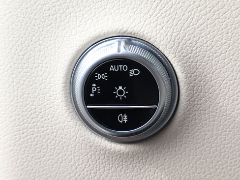 Used 2023 Mercedes-Benz GLC 300 4MATIC image 18