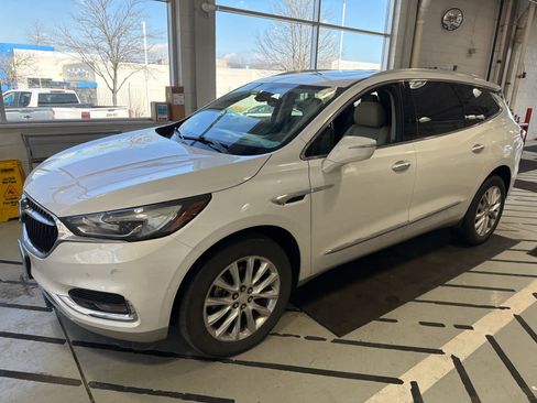 Used 2019 Buick Enclave Premium w/ Experience Buick Package image 2