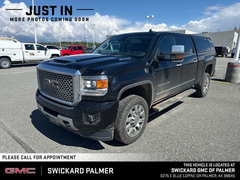 Used 2017 GMC Sierra 2500 Denali w/ Duramax Plus Package AWD/4WD image 1
