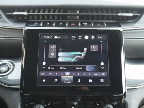 Used 2023 Jeep Grand Cherokee Altitude image 23