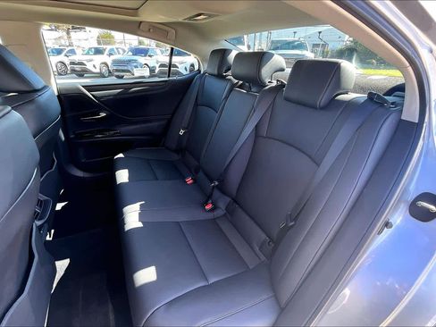 Certified 2025 Lexus ES 350 w/ Premium Package image 20