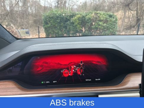 Used 2023 Tesla Model X image 9