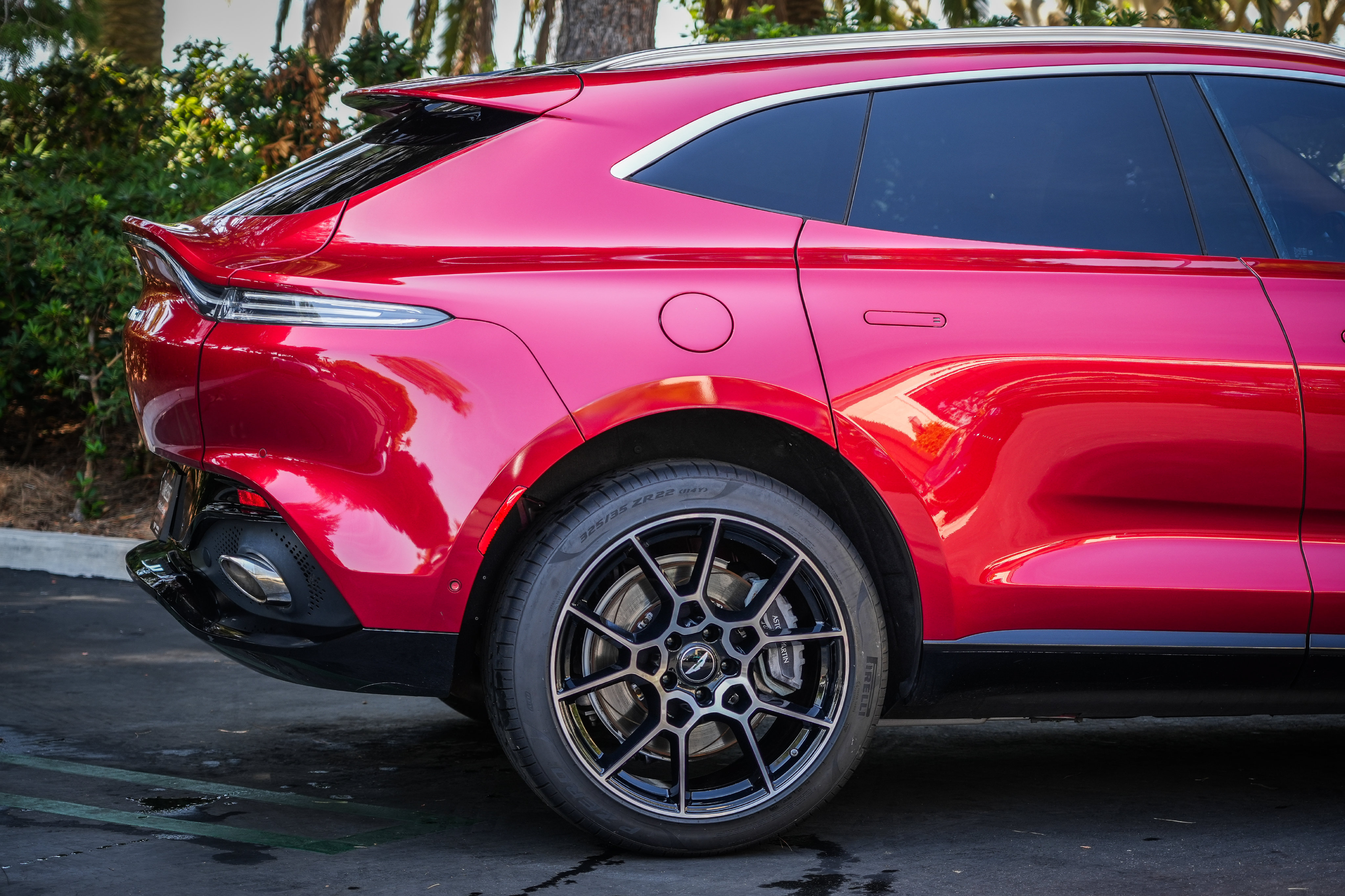 Used 2023 Aston Martin DBX AWD/4WD image 26