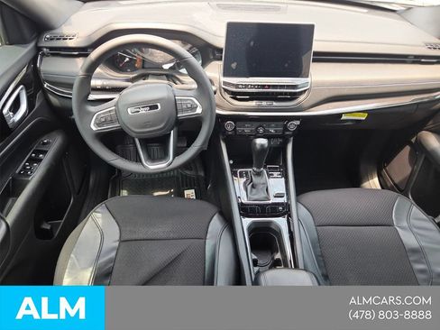 Used 2025 Jeep Compass Latitude w/ Altitude Special Edition AWD/4WD image 16