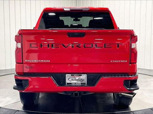 Used 2020 Chevrolet Silverado 1500 Custom w/ Custom Value Package AWD/4WD image 4