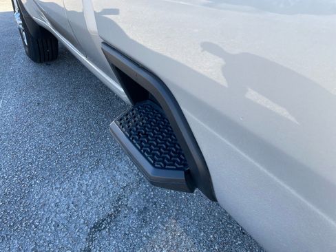 Used 2023 Chevrolet Silverado 2500 LT w/ Convenience Package image 20