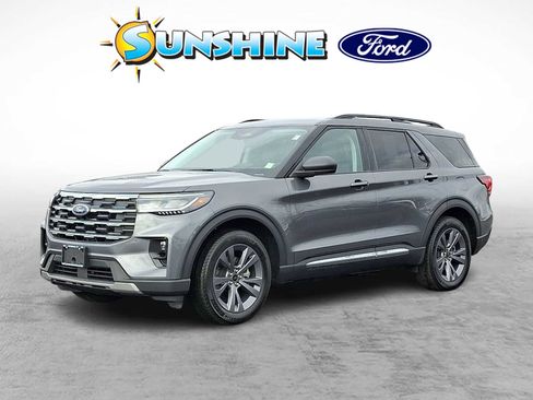 Certified 2025 Ford Explorer Active w/ Active Comfort Package image 3