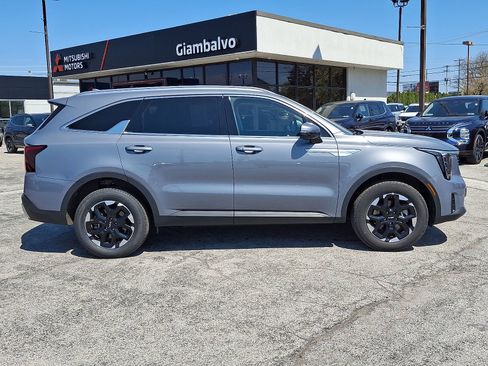 Used 2025 Kia Sorento S w/ Panoramic Sunroof Package AWD/4WD image 8