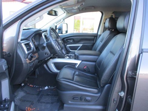 Used 2016 Nissan Titan SL AWD/4WD image 18
