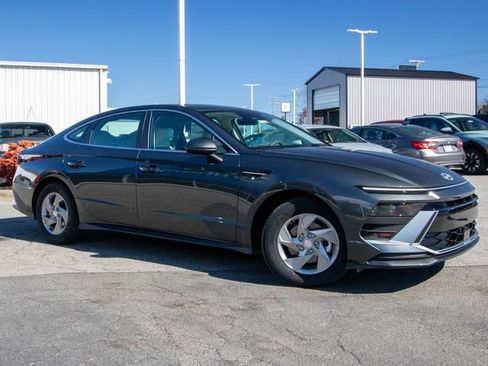 New 2026 Hyundai Sonata SE FWD image 2
