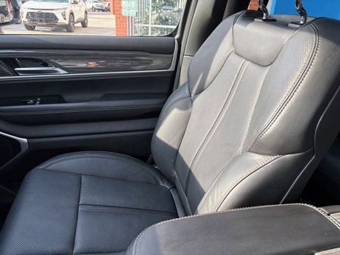 Used 2022 Jeep Wagoneer Series III w/ Premium Group I image 13