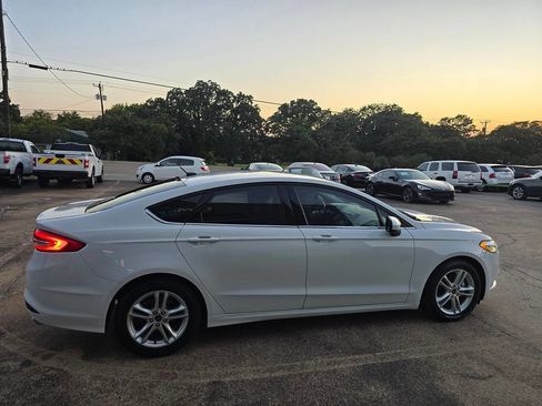Used 2018 Ford Fusion SE image 15