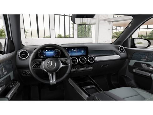 New 2026 Mercedes-Benz GLB 250 image 2