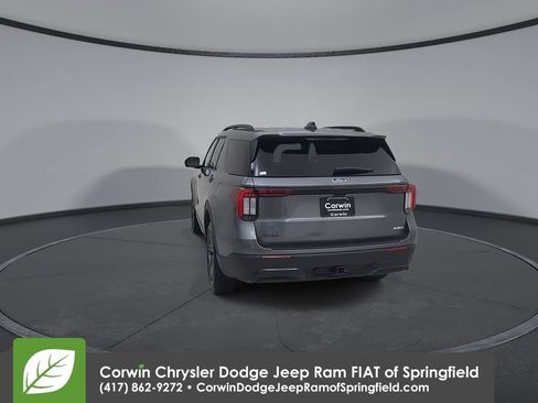 Used 2025 Ford Explorer ST-Line w/ ST-Line Street Pack AWD/4WD image 12