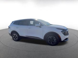 Used 2025 Kia Sportage LX video 2