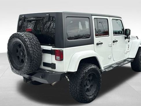 Used 2017 Jeep Wrangler Unlimited Sahara w/ Connectivity Group image 29