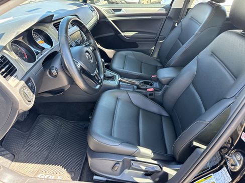 Used 2017 Volkswagen Golf Wolfsburg Edition image 15