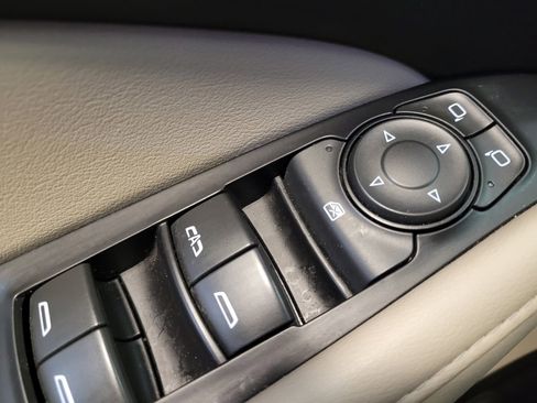 Used 2021 Buick Enclave Essence w/ Sound and Sites Package image 27