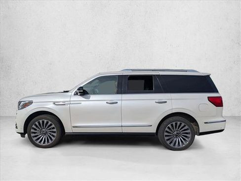 Used 2019 Lincoln Navigator Reserve image 8