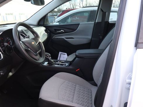 Certified 2024 Chevrolet Equinox LS w/ Driver Confidence II Package image 12
