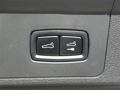 Certified 2025 Porsche Panamera image 42