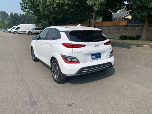 Certified 2023 Hyundai Kona SE w/ Cargo Package FWD image 3