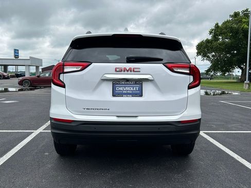 Used 2022 GMC Terrain SLE w/ Driver Convenience Package image 6