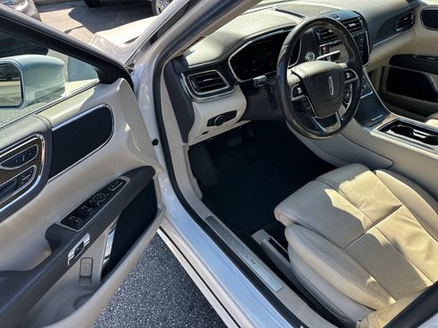 Used 2017 Lincoln Continental Reserve w/ Technology Package image 6