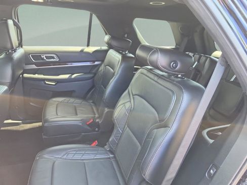 Used 2018 Ford Explorer Platinum AWD/4WD image 24
