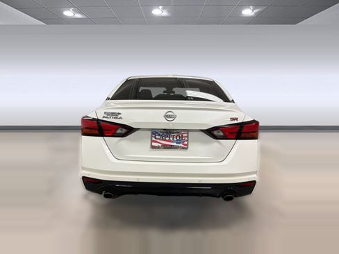 Used 2024 Nissan Altima 2.5 SR FWD image 9