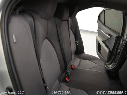 Used 2018 Toyota Camry LE image 23