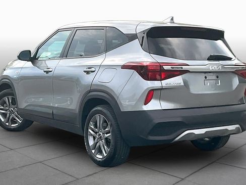 Used 2023 Kia Seltos LX AWD/4WD image 12