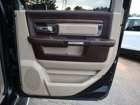 Used 2014 RAM 1500 Laramie w/ Convenience Group image 17