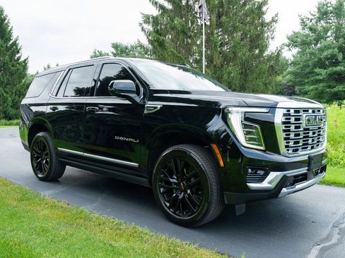 Used 2025 GMC Yukon Denali w/ Denali Reserve Package AWD/4WD image 7