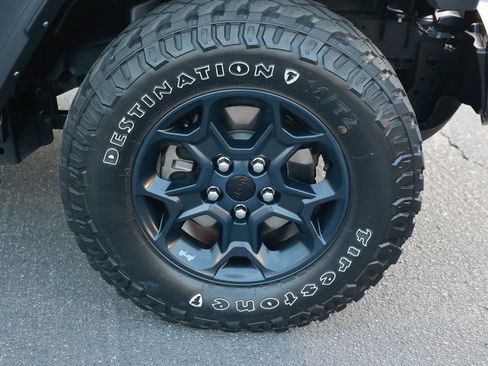 Used 2023 Jeep Wrangler Unlimited w/ Cold Weather Group AWD/4WD image 8