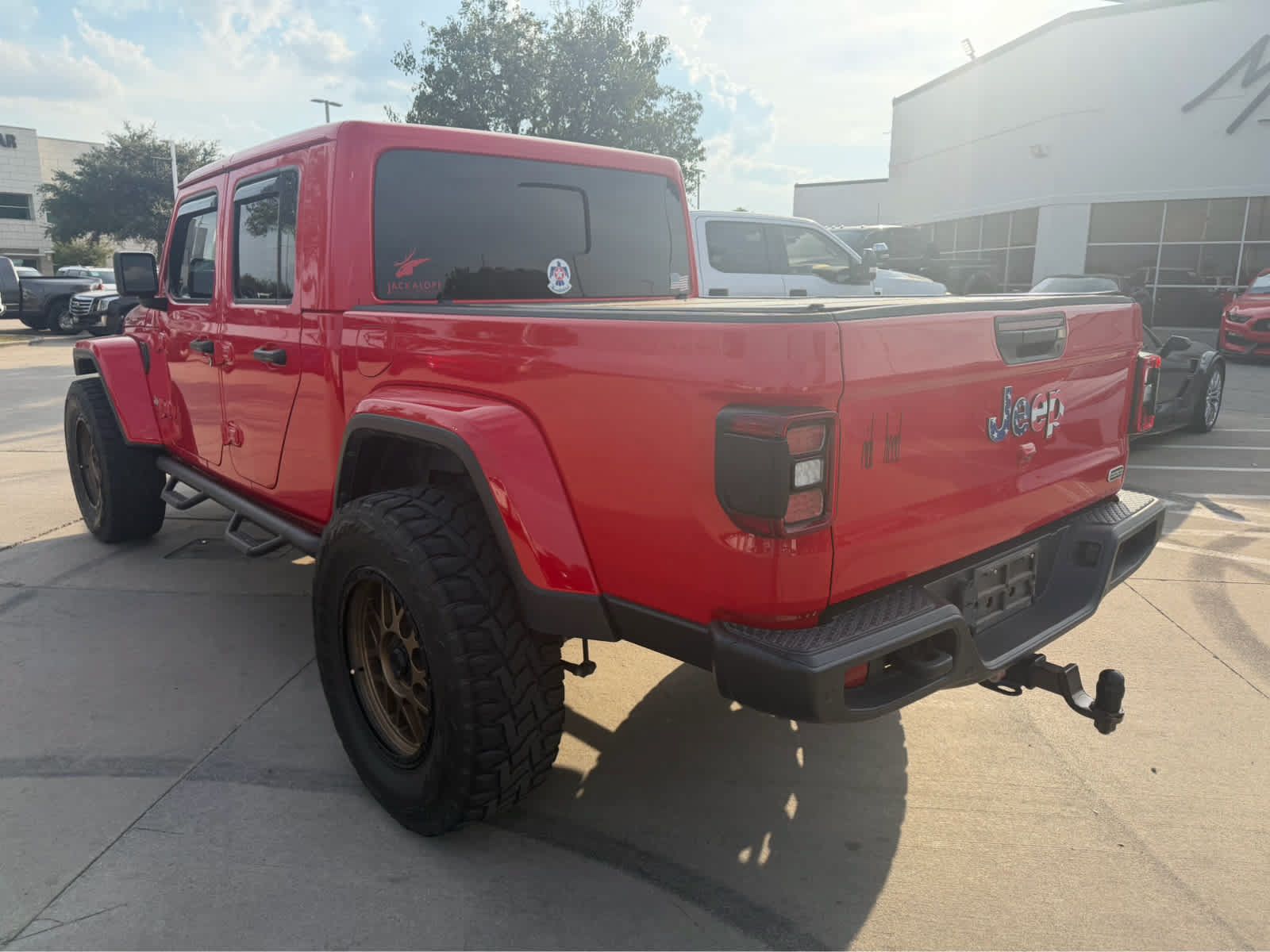 Used 2020 Jeep Gladiator Overland w/ LED Lighting Group AWD/4WD image 2