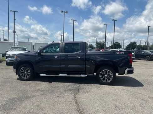 Used 2023 Chevrolet Silverado 1500 LT AWD/4WD image 6