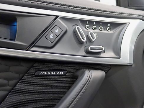 Used 2021 Jaguar F-TYPE R AWD/4WD image 28