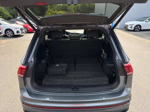 Used 2024 Volkswagen Tiguan SE R-Line FWD image 15