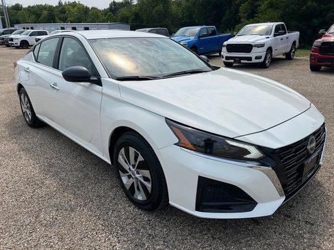 Used 2025 Nissan Altima 2.5 S FWD image 5