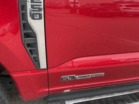 Used 2023 Ford F250 Lariat w/ Chrome Package image 3