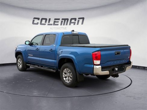 Used 2017 Toyota Tacoma SR5 image 3